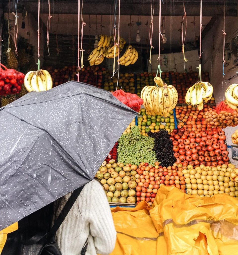 A fruit vendor in Ooty - photo by Ananya Ghosh -Pure & Eco India